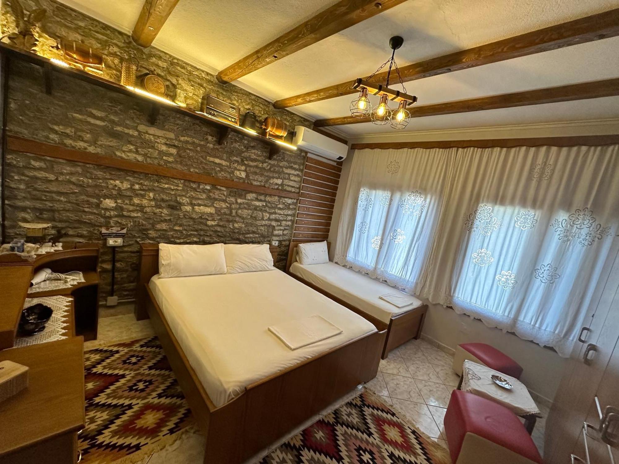 Ahmetaj Guest House Gjirokastër Exterior foto