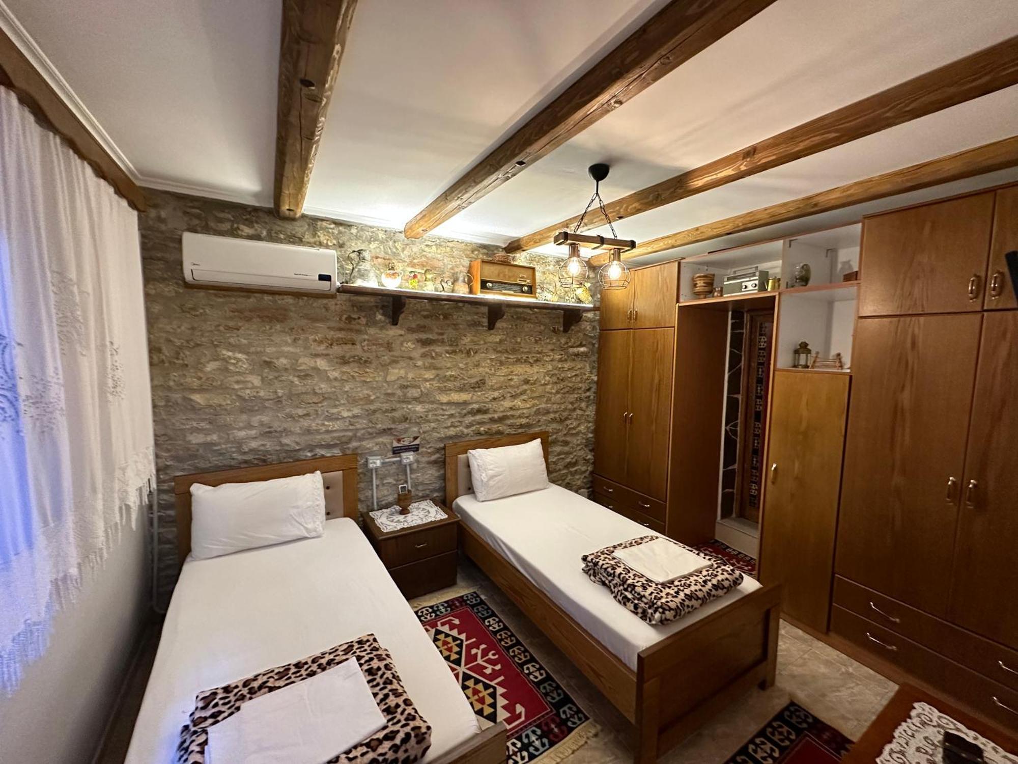 Ahmetaj Guest House Gjirokastër Exterior foto